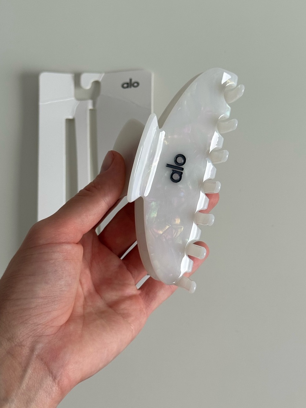 ALO ACRYLIC ILLUSION CLAW CLIP